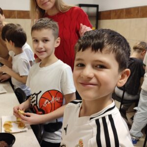 IMG 20251210 134230 Warsztaty kulinarne w kl. 1Z i 3K "Śladami Wielokulturowego Podlasia" - "orzeszki". IMG 20251210 134230 Warsztaty kulinarne w kl. 1Z i 3K "Śladami Wielokulturowego Podlasia" - "orzeszki".