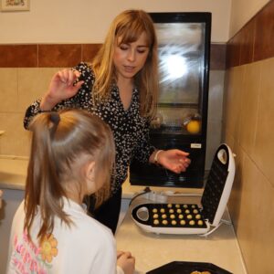 IMG 7046 Warsztaty kulinarne w kl. 2B i 2S "Śladami Wielokulturowego Podlasia" - "orzeszki" IMG 7046 Warsztaty kulinarne w kl. 2B i 2S "Śladami Wielokulturowego Podlasia" - "orzeszki"