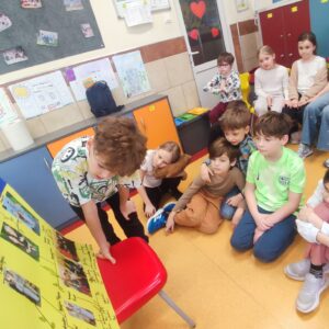 IMG 20260206 125257 W klasie IIB omawialiśmy drzewa genealogiczne IMG 20260206 125257 W klasie IIB omawialiśmy drzewa genealogiczne