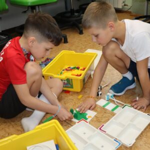 IMG 8037 Koło informatyczne – „Z robotyką za pan brat” zajęcia w kl. 1 – 3 IMG 8037 Koło informatyczne – „Z robotyką za pan brat” zajęcia w kl. 1 – 3