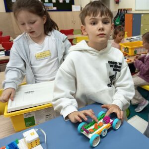 IMG 20260924 144422 122605 Koło informatyczne – „Z robotyką za pan brat” zajęcia w kl. 1 – 3 IMG 20260924 144422 122605 Koło informatyczne – „Z robotyką za pan brat” zajęcia w kl. 1 – 3