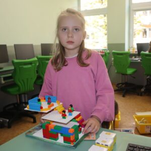 IMG 9471 Koło informatyczne – „Z robotyką za pan brat” zajęcia w kl. 1 – 3 IMG 9471 Koło informatyczne – „Z robotyką za pan brat” zajęcia w kl. 1 – 3