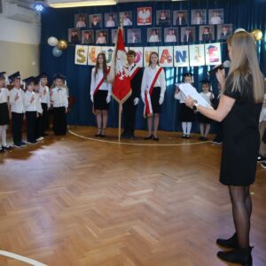 IMG 9527 Ślubowanie i pasowanie na ucznia — klasa I M IMG 9527 Ślubowanie i pasowanie na ucznia — klasa I M