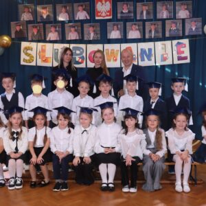 IMG 9584.kl1M Ślubowanie i pasowanie na ucznia — klasa I M IMG 9584.kl1M Ślubowanie i pasowanie na ucznia — klasa I M